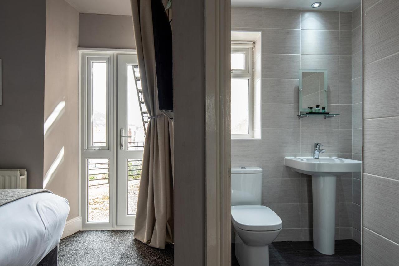 Bed and Breakfast Pebble House Лландидно Экстерьер фото